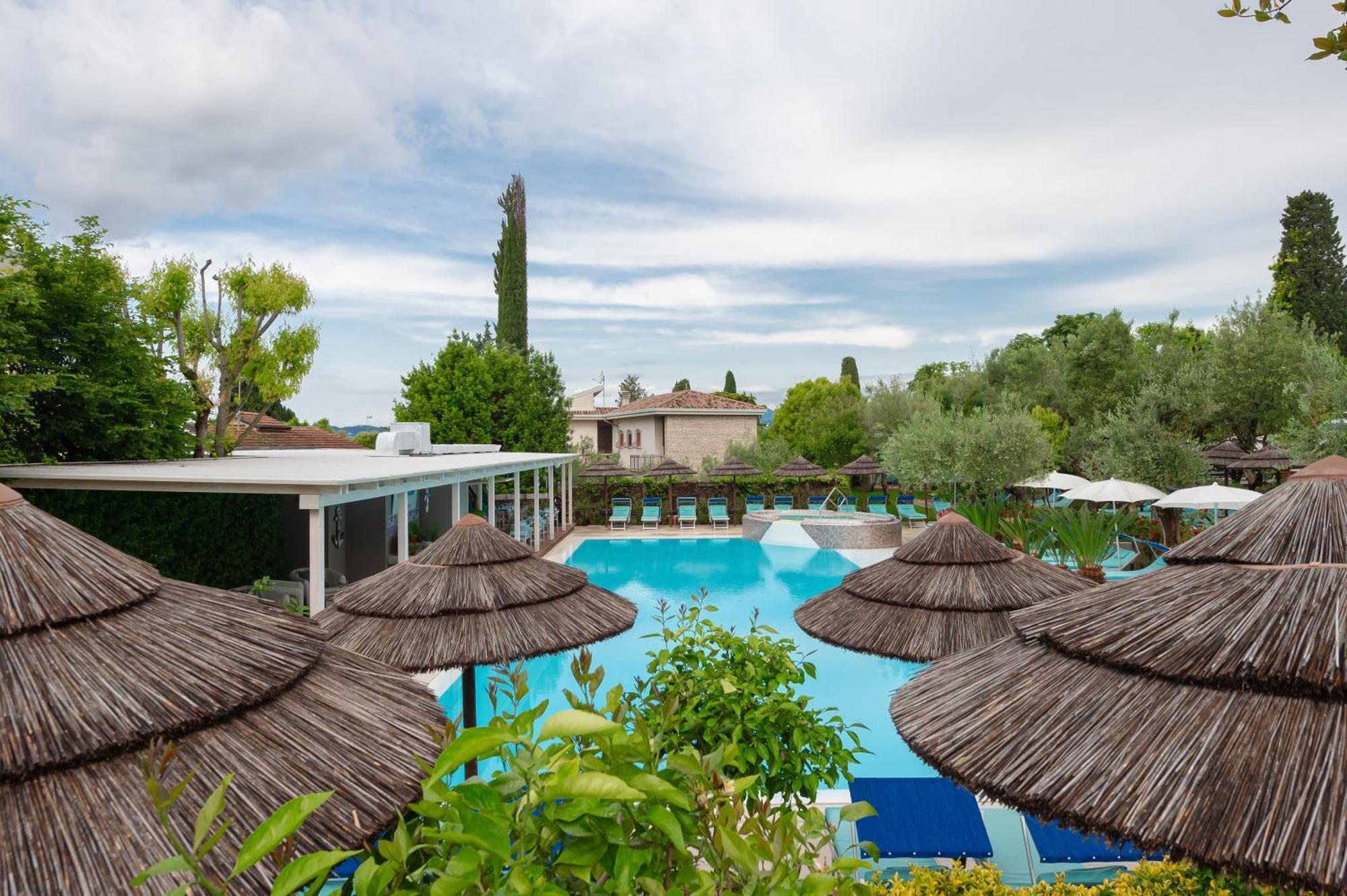 Olivi Hotel & Natural Spa Sirmione Exterior photo