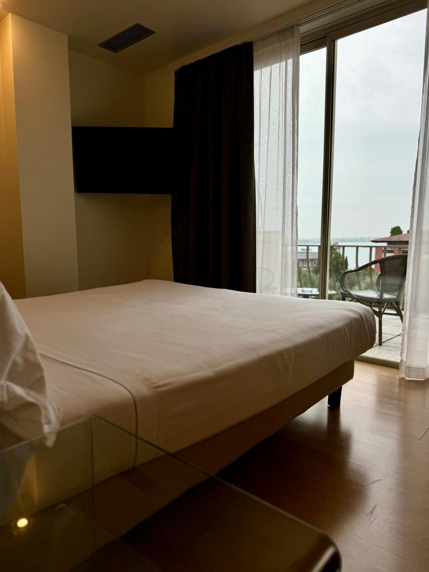 Olivi Hotel & Natural Spa Sirmione Exterior photo